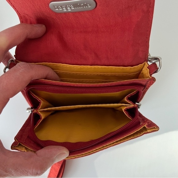 Baggallini Mini Crossbody Wallet Purse Bag Red - Picture 3 of 8